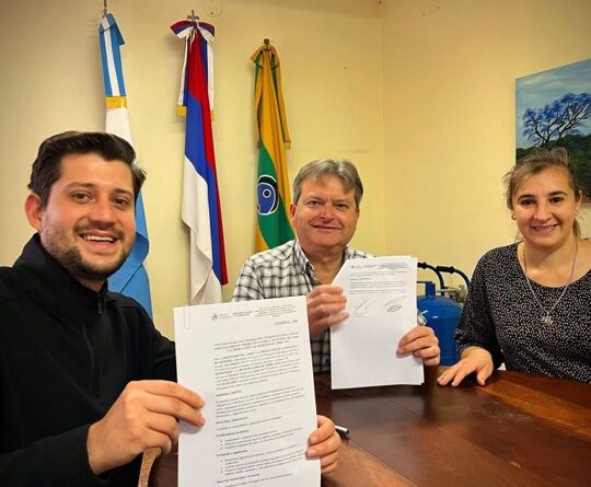 Cerro Azul firmó un convenio con el Ministerio del Agro para fortalecer la producción local