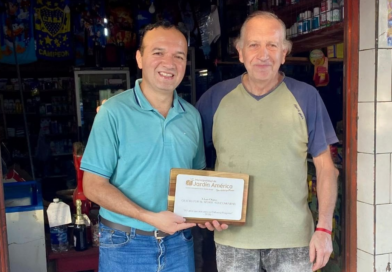 JARDÍN AMÉRICA RECONOCIÓ A LA DESPENSA DE OTANO POR SUS 50 AÑOS DE TRAYECTORIA