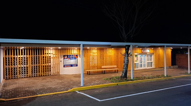 CAPIOVÍ CUENTA CON UN NUEVO REFUGIO PEATONAL PARA ESTUDIANTES