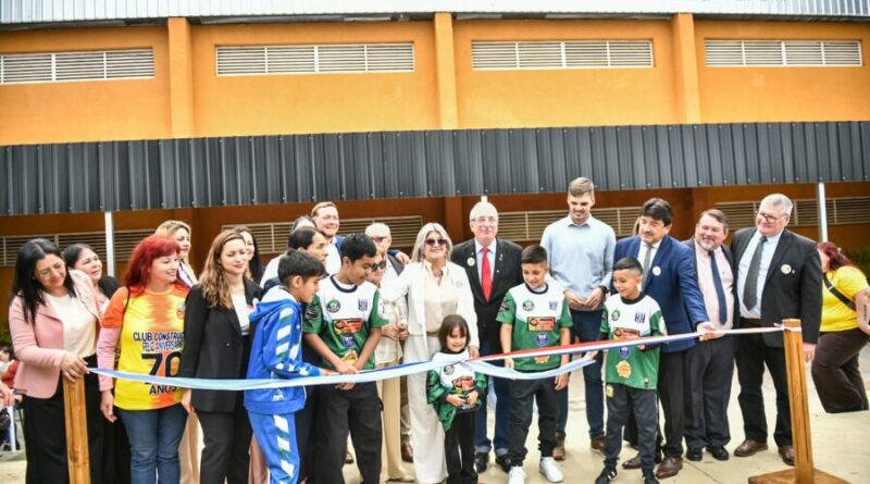 PASSALACQUA INAUGURÓ EL NUEVO POLIDEPORTIVO MUNICIPAL EN EL MARCO DEL 152° ANIVERSARIO DE PUERTO PIRAY